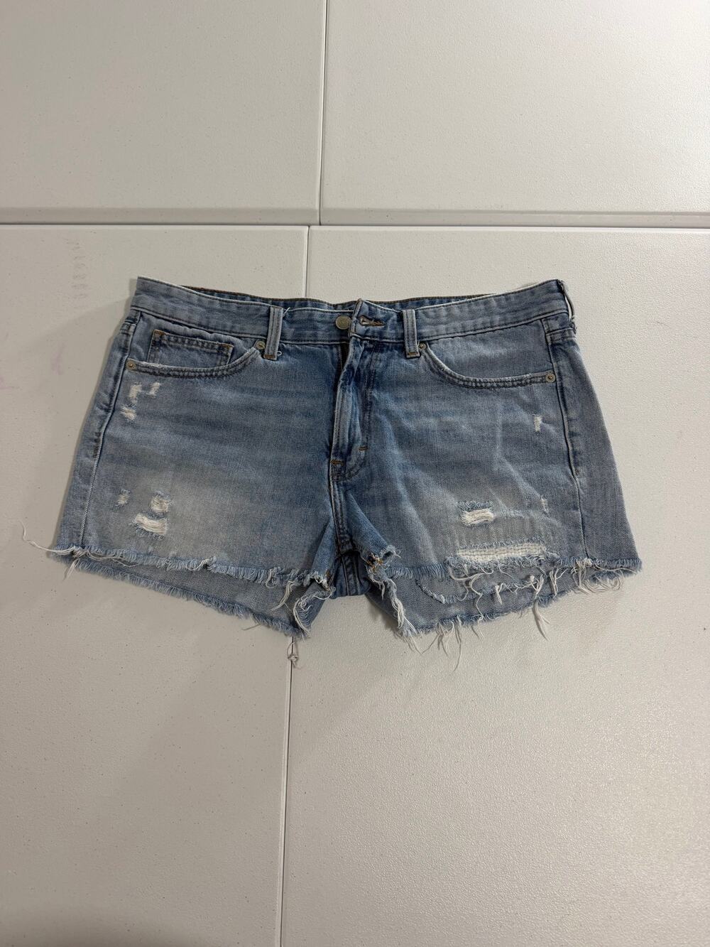 Lucky Brand Womens Denim Cutoff Shorts Size 10/30 Light Wash Distressed Mid Rise